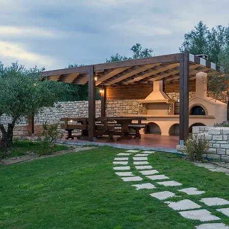 Olive Garden Villa Perama (Crete)